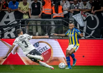 Desilusión en Brasil: Rosario Central cayó ante Corinthians con un hombre de más y se despidió de la Copa Libertadores