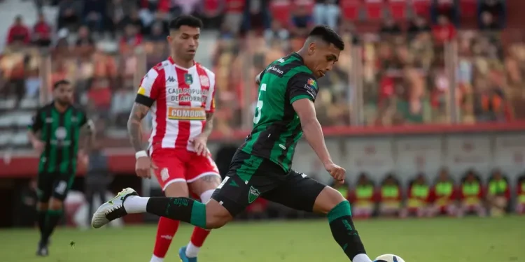 San Martín reaccionó a tiempo y se trajo un valioso empate de su visita a Tucumán