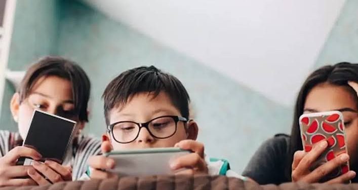Radiografía preocupante en San Juan: advierten que de cada diez menores, siete juegan con tecnología y tres ya tienen problemas serios de ludopatía