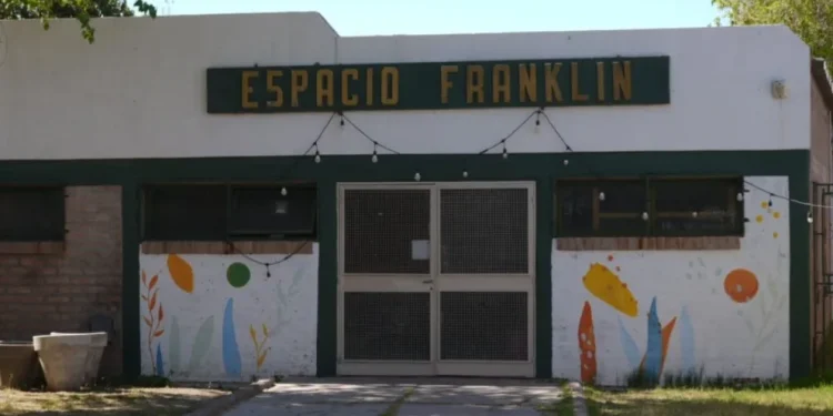 Robaron en el teatro Espacio Franklin de Rawson: violentaron los accesos y se llevaron costosos equipos de sonido