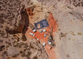 Hualilán cambia de estrategia: frena el procesamiento en Calingasta, construirá planta propia en Ullum y evalúa sumarse al RIGI
