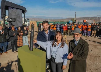 Hito histórico en Chimbas: colocaron la piedra basal para la construcción del primer polideportivo techado