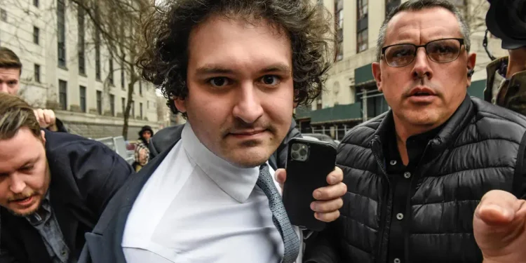 De la portada de Forbes a 25 años de cárcel: la estrepitosa caída de Sam Bankman-Fried, el «rey de las criptomonedas»