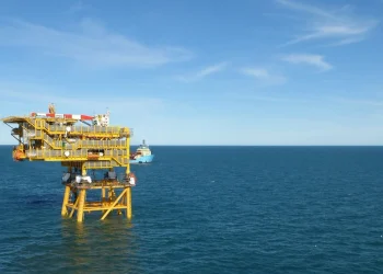 El Gobierno oficializó por decreto las medidas por Malvinas: refuerzo de fondos para Defensa y sanciones a petroleras