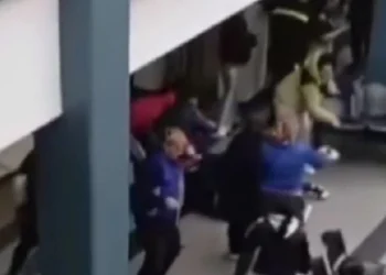 De los hachazos a la guardia: familias de dos heridos protagonizaron una batalla campal y destrozos en el Hospital Rawson
