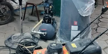 Persecución en Santa Lucía: se pinchó el patrullero durante el operativo y los ladrones escaparon dejando un botín de $2 millones