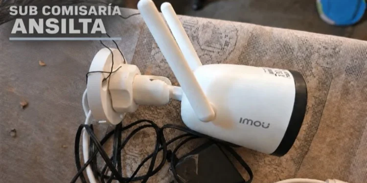 Insólito en Rawson: robó una cámara de seguridad, la instaló en su pieza y la víctima lo vigiló en vivo desde el celular