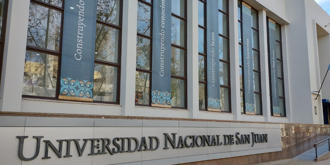 Paro docente en los preuniversitarios: un grupo de padres presentará un amparo en la Justicia Federal para exigir la vuelta a clases