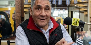 Violenta emboscada en la madrugada: golpearon al periodista Antonio Canales para robarle una camioneta 0km y la Policía la recuperó tras una persecución