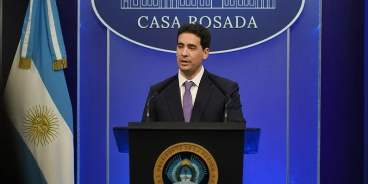 El Gobierno confía en aprobar la auditoría del FMI, pero admite que podría pedir un «waiver» por posibles desvíos