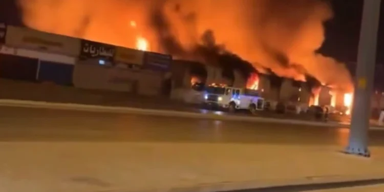 Alerta máxima en Arabia Saudita: ataque aéreo y explosiones en las inmediaciones del aeropuerto internacional de Riad