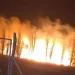 Noche de alarma en Rawson: Bomberos sofocó un gran incendio de pastizales pegado al camping del SEC