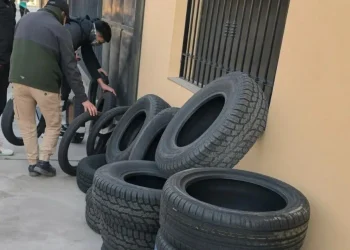 Escándalo en la Policía de San Juan: detuvieron a un cabo del taller mecánico tras hallar 28 cubiertas oficiales nuevas en Rivadavia