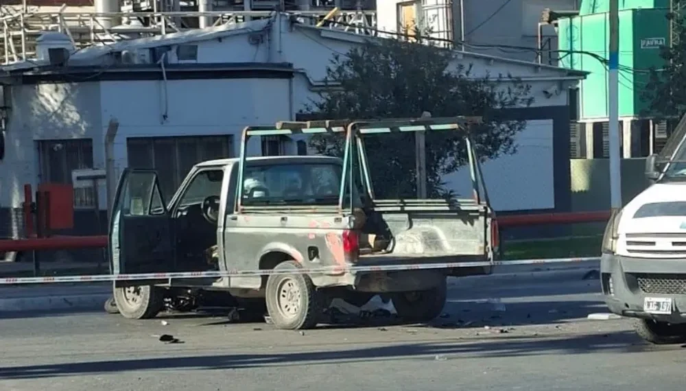 Tragedia vial en San Juan: un joven motociclista murió tras un violento choque contra una camioneta