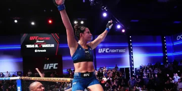 Histórico triunfo de Ailín Pérez en Las Vegas: venció a Norma Dumont, sumó su séptima victoria al hilo en UFC y va por el título del mundo