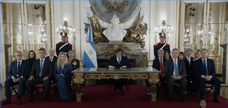 Javier Milei por cadena nacional: anunció sanciones por la explotación petrolera en Malvinas y enviará una ley de seguridad nacional
