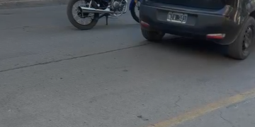 Chocó y se dio a la fuga en pleno microcentro: buscan a un Fiat Punto tras un siniestro en General Acha y Libertador