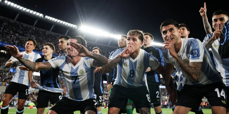 Comienza la transición: la Selección argentina se mide ante Bolivia en Córdoba con recambio y a la espera de la despedida de Messi