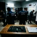 Conmoción en Rivadavia: un policía manipulaba su arma en la guardia de la Comisaría 34ª y baleó por la espalda a una compañera