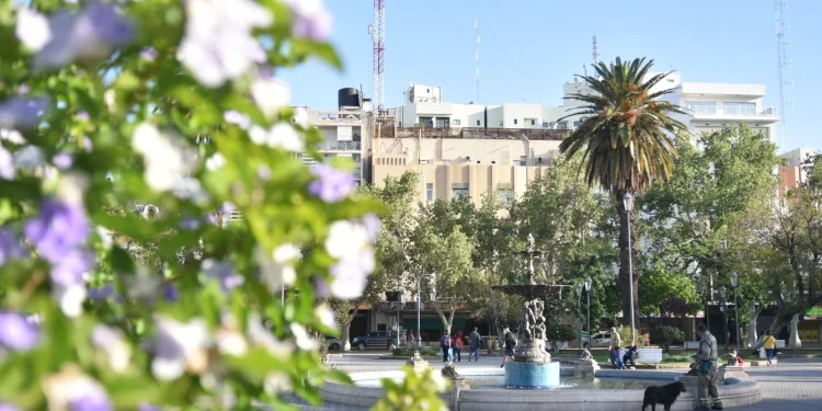 Llegó la primavera a San Juan con un brusco cambio de tiempo: tras el Zonda, ingresó un fuerte viento sur y la máxima bajará a 22°C