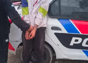 Quiso robarse una moto en Chimbas, no pudo arrancarla y cayó con las manos en la masa en pleno lote hogar