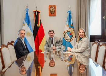 Cooperación e inversiones estratégicas: Orrego se reunió con el cónsul de Alemania con la mirada puesta en el tren minero