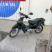 Quiso robarle la moto a un repartidor en Rivadavia, lo reconocieron por la ropa y destrozó el patrullero a patadas