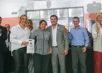 Salud visual para la comunidad: Marcelo Orrego entregó más de mil anteojos a vecinos de San Martín