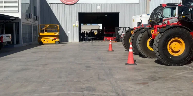 Grave accidente laboral en Rawson: un operario cayó de más de seis metros de altura y fue trasladado en código rojo al Hospital Rawson