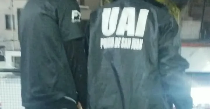 Cayó por las cámaras de seguridad: allanaron su casa en Rawson, le encontraron fiambres robados de una sanguchería y terminó en el Penal
