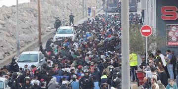 Caos en Ceuta: corridas, avalanchas y disparos al aire durante el traslado de miles de migrantes al puerto