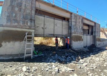 Operativo de emergencia en Jáchal: Hidráulica recuperó compuertas del Dique Pachimoco de cara a los deshielos