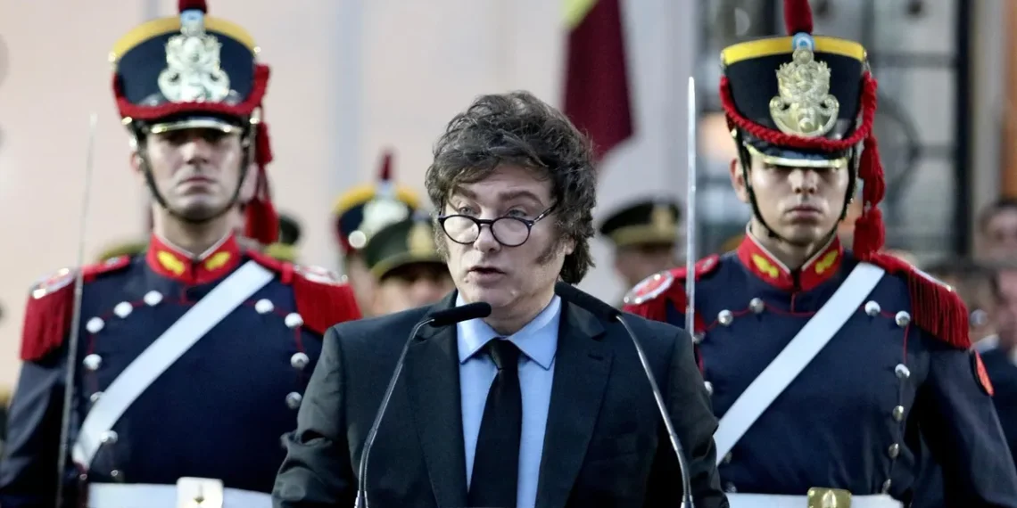Milei inauguró el Museo de Granaderos y le pidió a la oposición apoyo por Malvinas: «Es una causa nacional, no puede haber grieta»