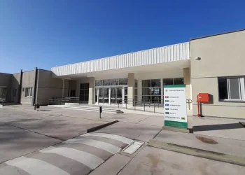 Violenta agresión en el Hospital Julieta Lanteri: una mujer atacó a una psicóloga al no conseguir cama y le otorgaron una probation