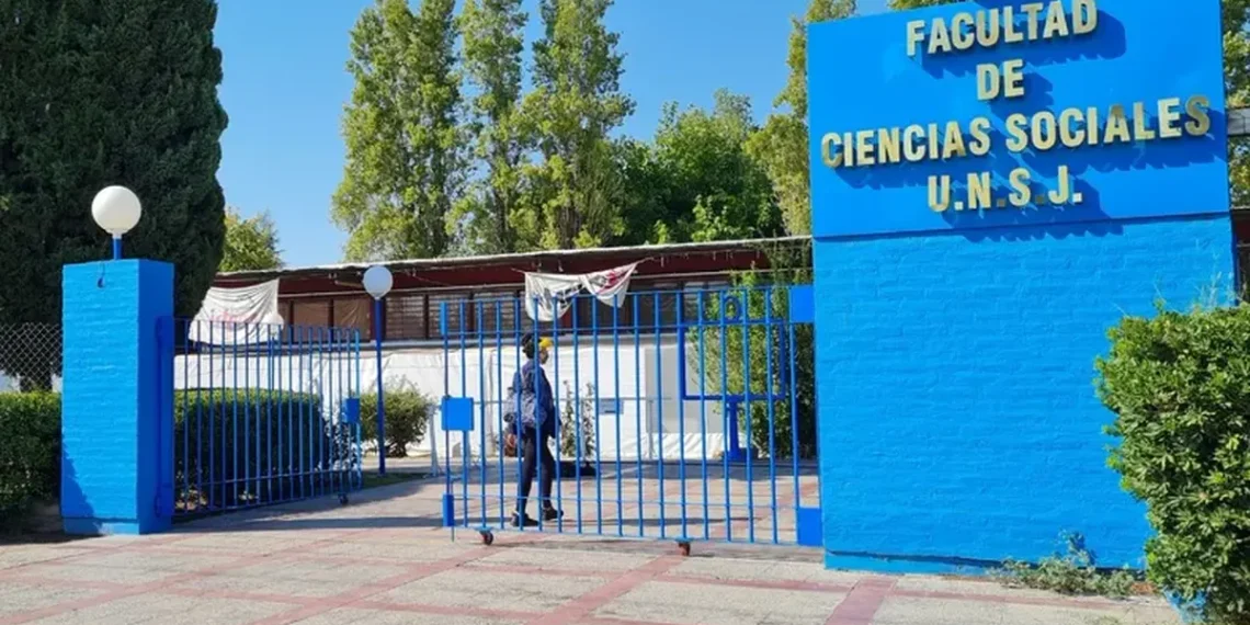 Fraude en la UNSJ: condenaron a una empleada no docente que falsificó 33 certificados para ganar un concurso de ascenso