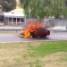 Llamas en la Circunvalación: un auto se incendió por completo cuando ingresaba al anillo interno​
