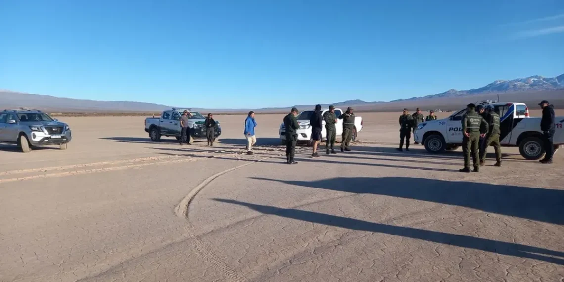 Operativo en El Leoncito: la Justicia libró oficio y comenzó el retiro de la camioneta enterrada bajo estricto protocolo ambiental