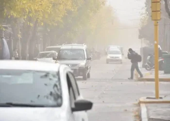 Alerta amarilla por viento Zonda este domingo en San Juan: ráfagas de más de 70 km/h, nevadas en cordillera y alto riesgo de incendios