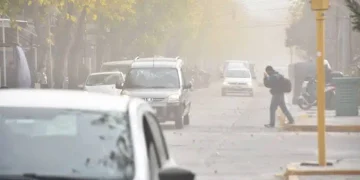Alerta amarilla por viento Zonda este domingo en San Juan: ráfagas de más de 70 km/h, nevadas en cordillera y alto riesgo de incendios