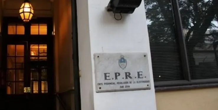 Tarifas de luz bajo la lupa: el EPRE y la Cámara de Comercio acordaron una mesa técnica para revisar costos operativos y mediciones