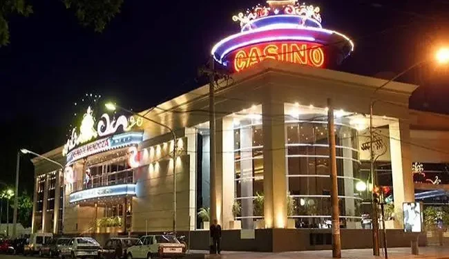 Alerta en la región de Cuyo: las apuestas online golpean a los casinos tradicionales y la recaudación cayó un 40% en San Juan