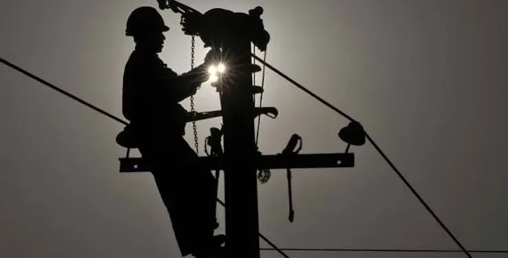 El viento Zonda causó estragos en la red eléctrica: más de 82.000 usuarios afectados y fuerte intimación del EPRE a las distribuidoras