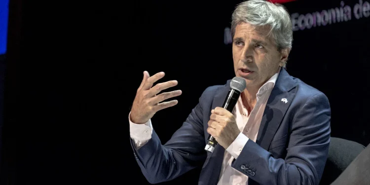 Blindaje financiero 2027: el equipo económico diseña un plan anticorrida ante una demanda privada de dólares que podría superar los US$ 30.000 millones