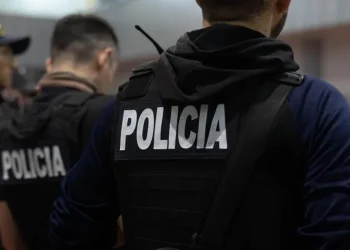 Escándalo en la Policía de San Juan: un efectivo fue detenido por robarle la tarjeta de débito a su propio compañero de comisaría