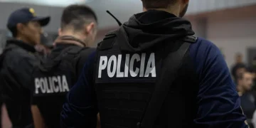 Escándalo en la Policía de San Juan: un efectivo fue detenido por robarle la tarjeta de débito a su propio compañero de comisaría