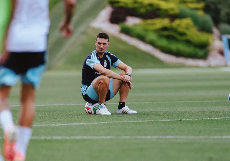 La Selección arma su agenda: la AFA definirá este miércoles los amistosos y evalúa a Córdoba como posible sede