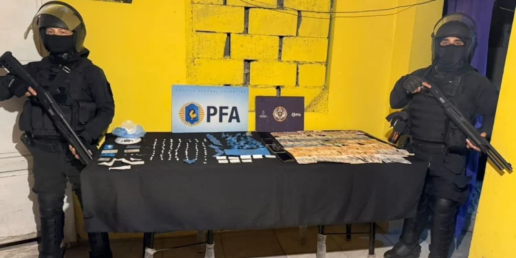 Kiosco de drogas desarticulado en Pocito: la Policía Federal detuvo a dos mujeres y secuestró dosis de cocaína listas para la venta