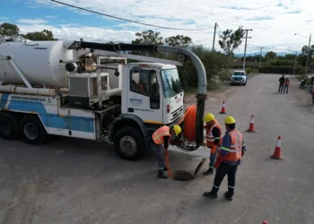 Plan de bacheo de OSSE: redujeron el 80% de los reclamos históricos y prevén normalizar la situación en dos meses