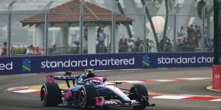 Trago amargo en Singapur: Franco Colapinto abandonó en una caótica carrera Sprint que ganó Max Verstappen