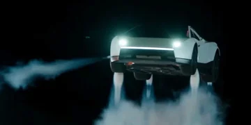 ¿El futuro ya llegó? Elon Musk presentó el nuevo Tesla Roadster con propulsores de SpaceX y demostró que puede volar
